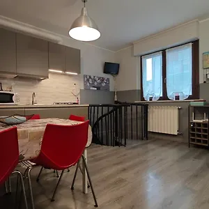 Aleph With Private Parking, Next Train Station Apartamento